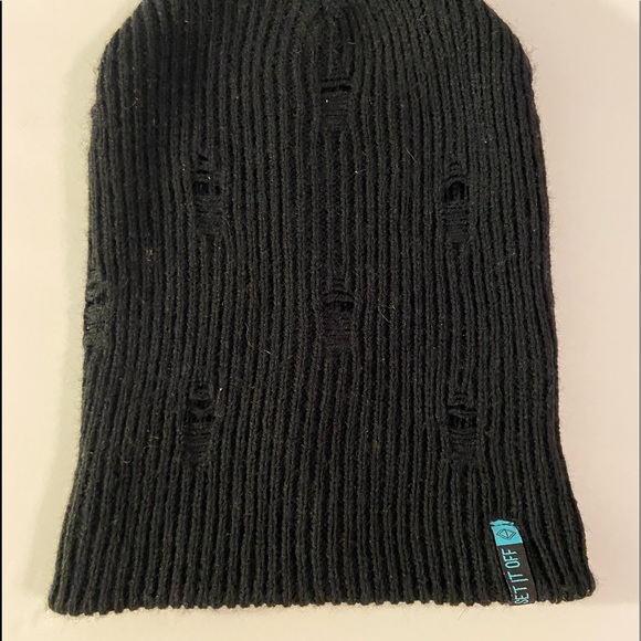 🎵🖤UNISEX “SET IT OFF” WINTER BEANIE🖤🎵 - Picture 3 of 4